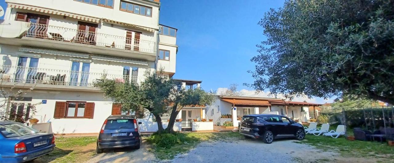 Apartment Dorjan *